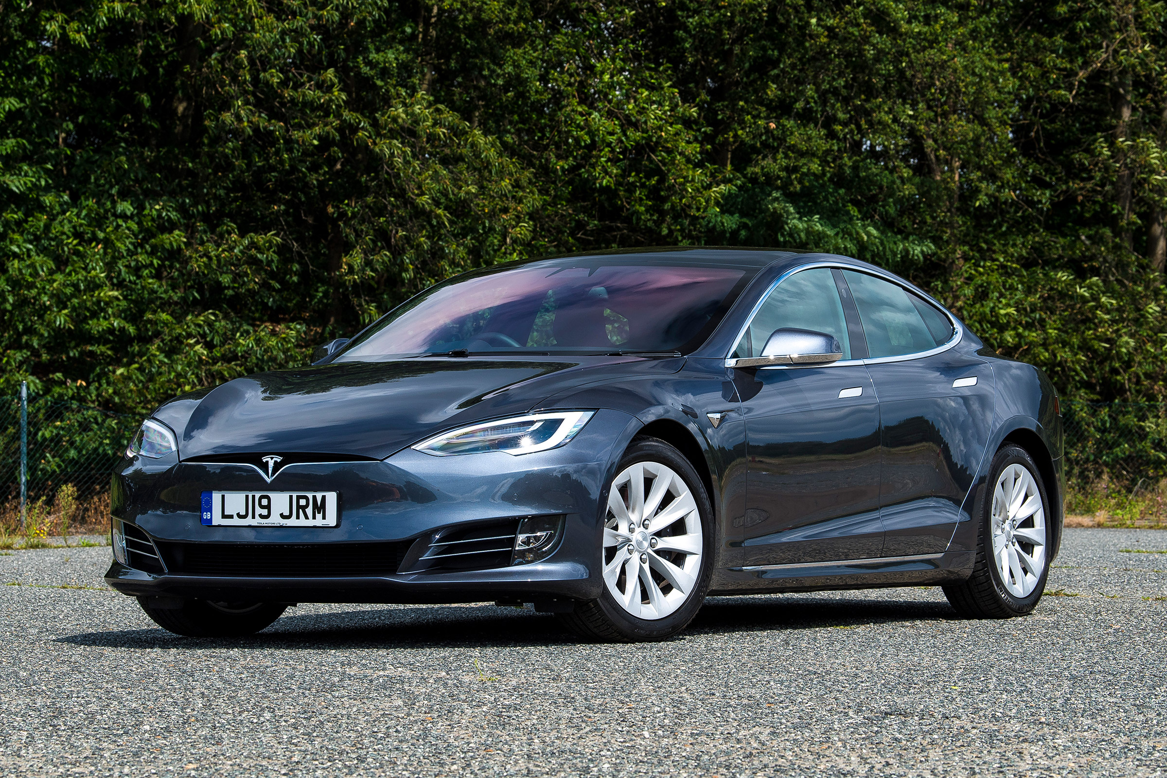 Tesla Model S Long Range - front static