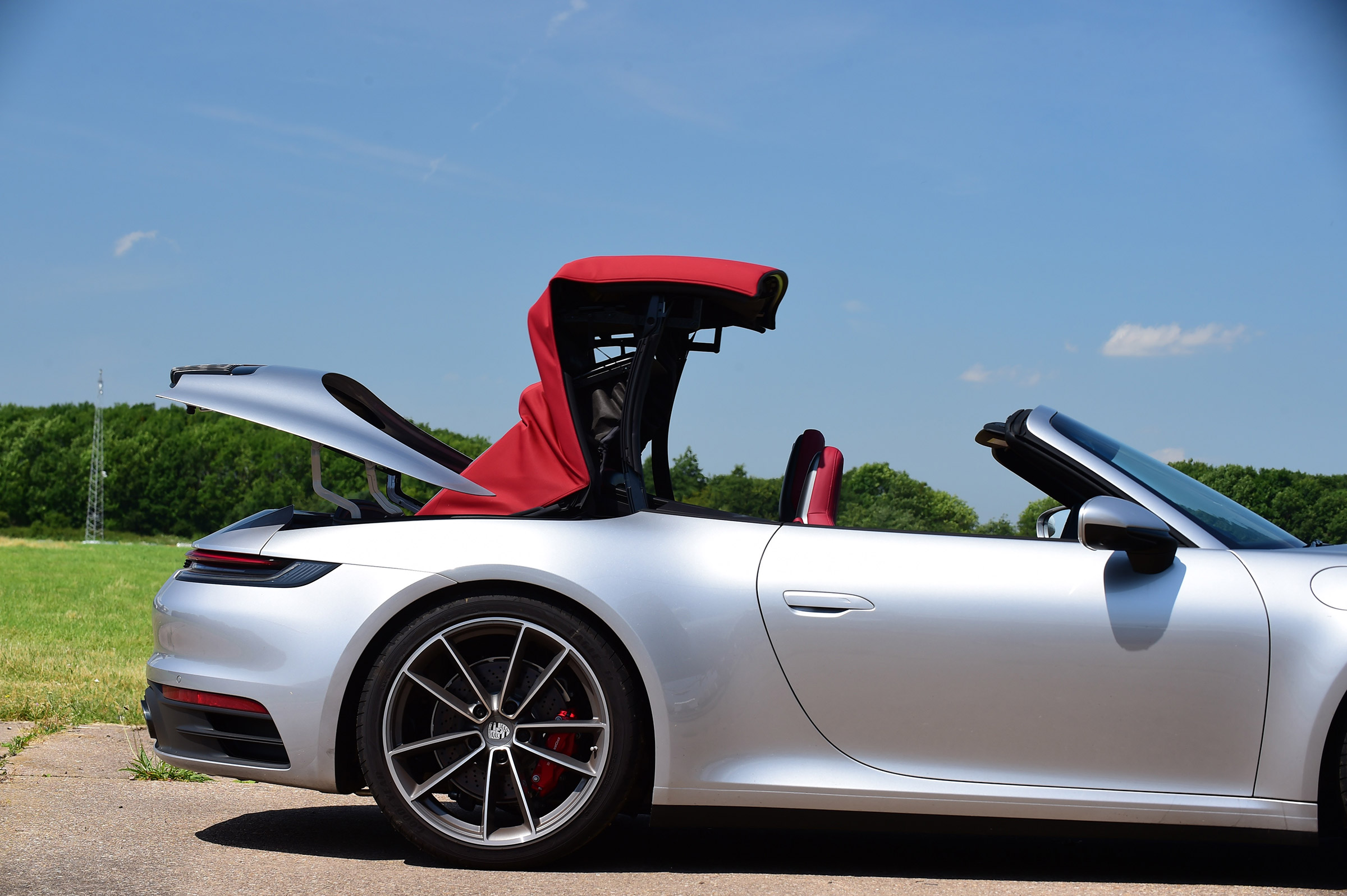Porsche 911 Cabriolet - roof closing