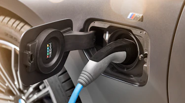 BMW 330e - plugged-in