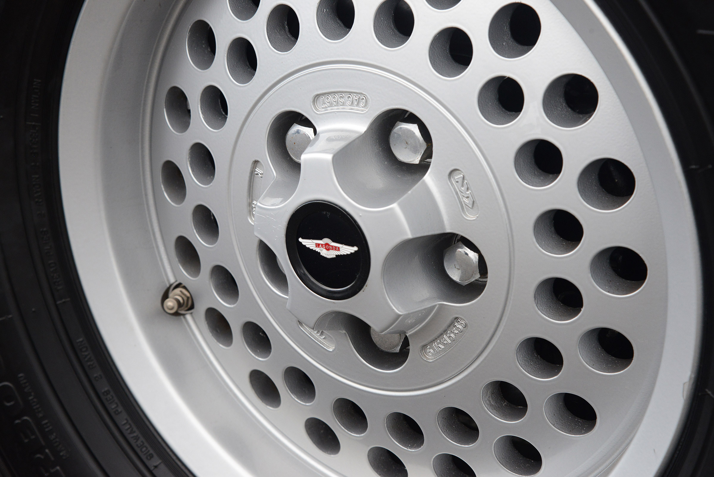 Aston Martin Lagonda - wheel