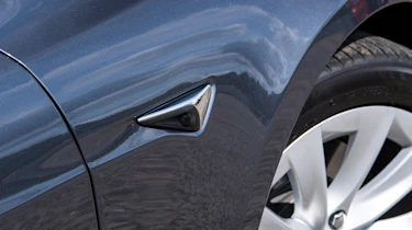Tesla Model S Long Range - sensor