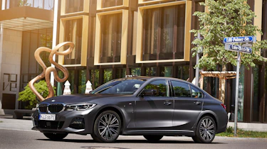 BMW 330e - front static
