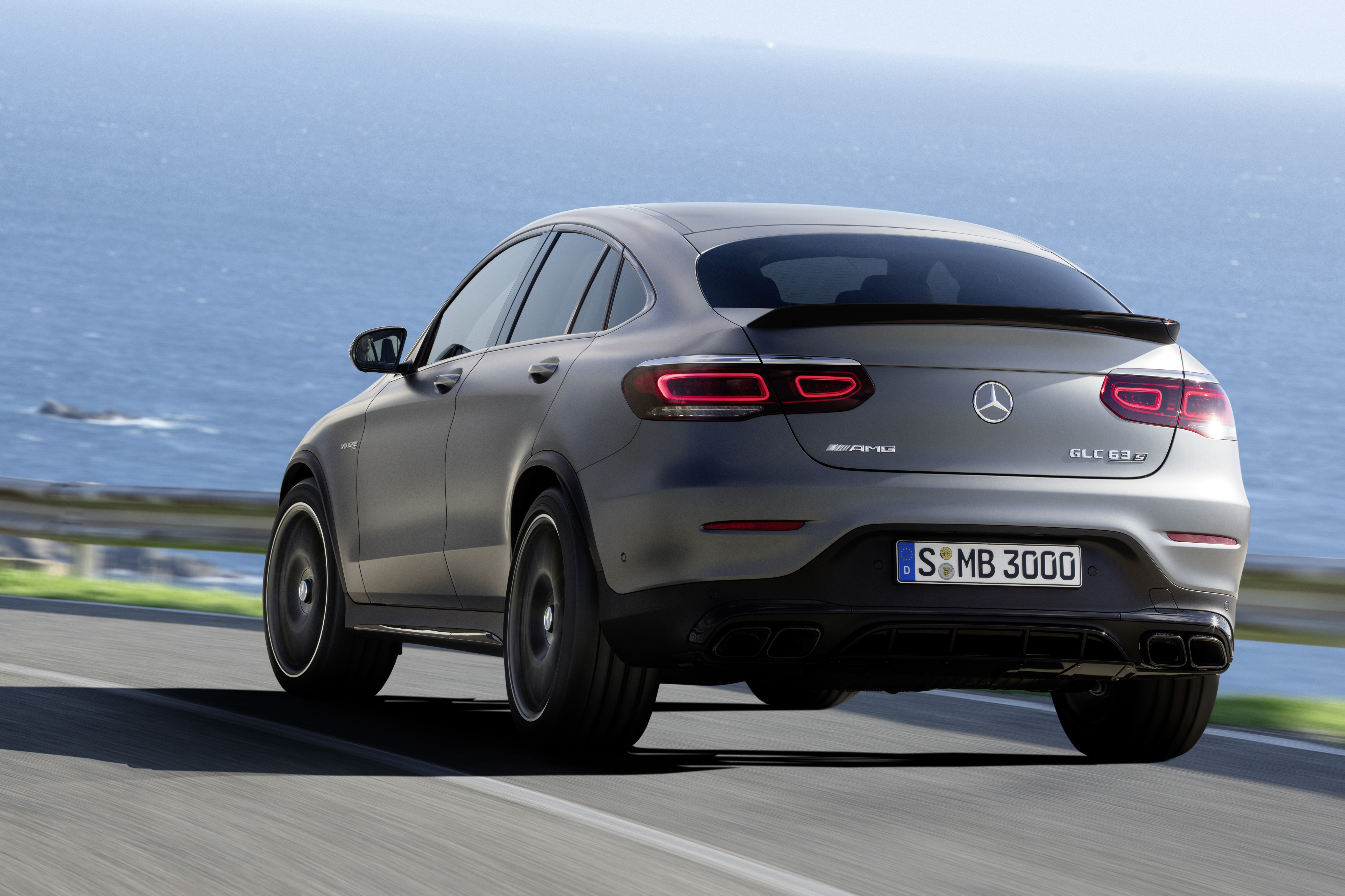 Mercedes-AMG GLC 63 S - rear cornering