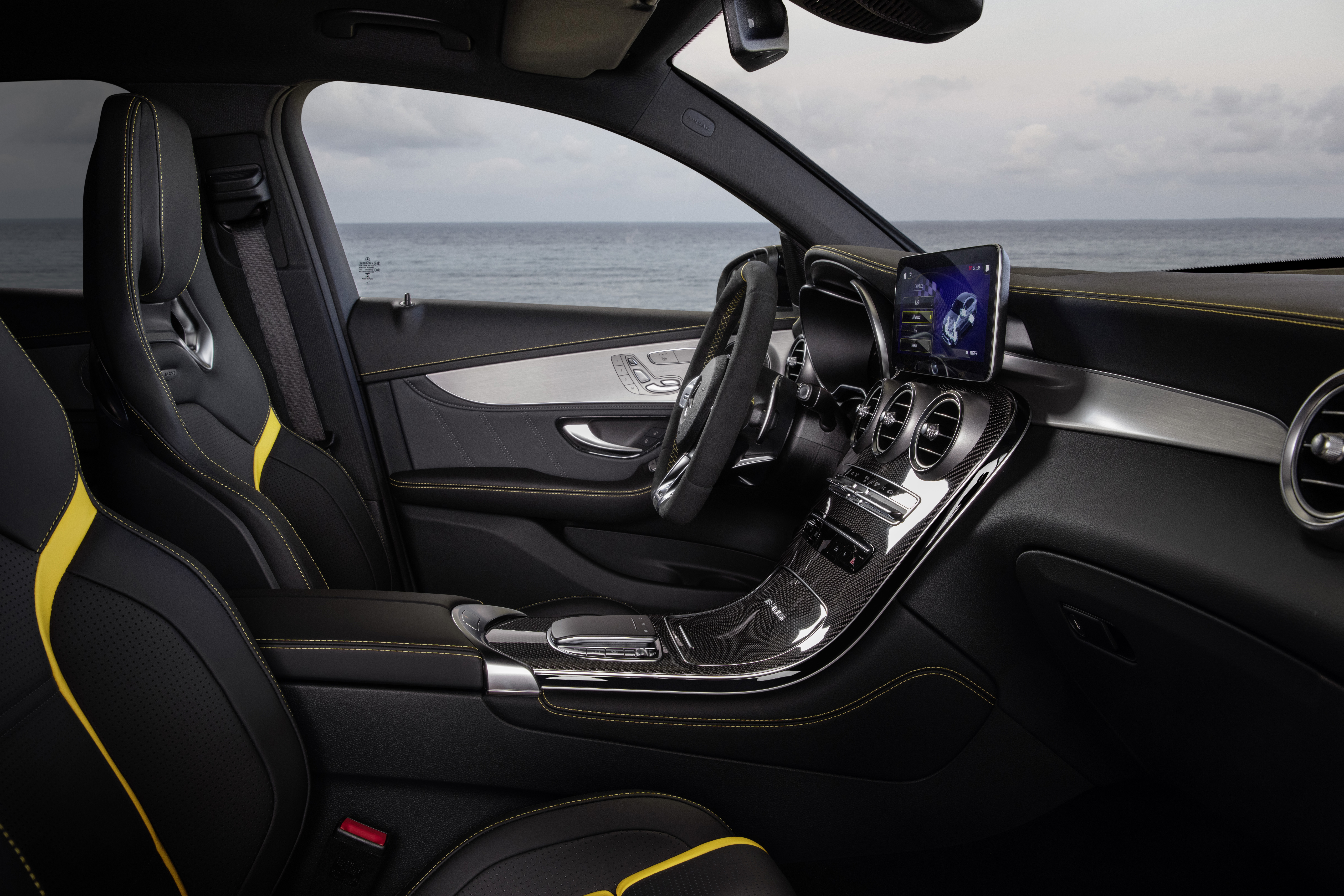 Mercedes-AMG GLC 63 S - interior side