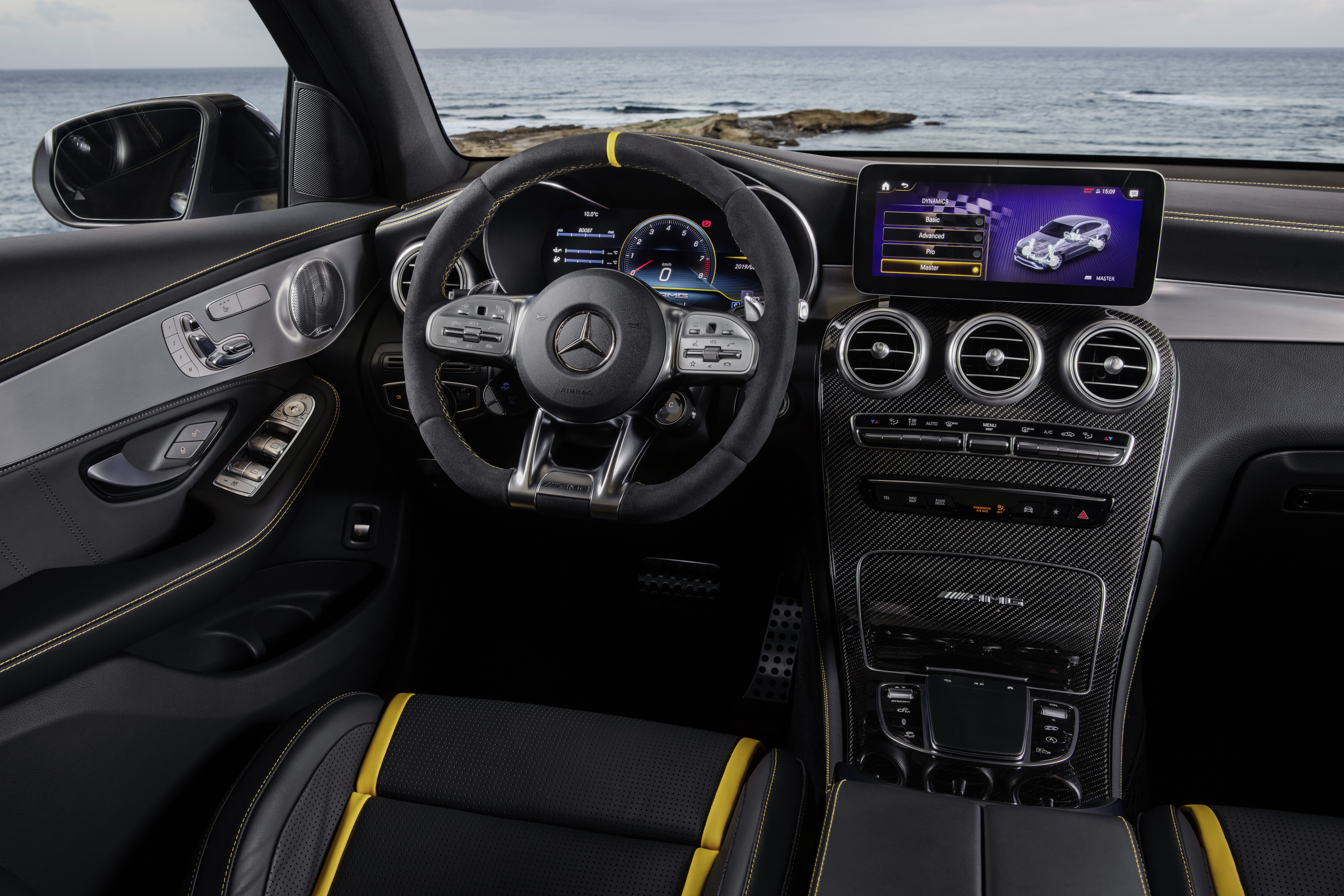 Mercedes-AMG GLC 63 S - interior 