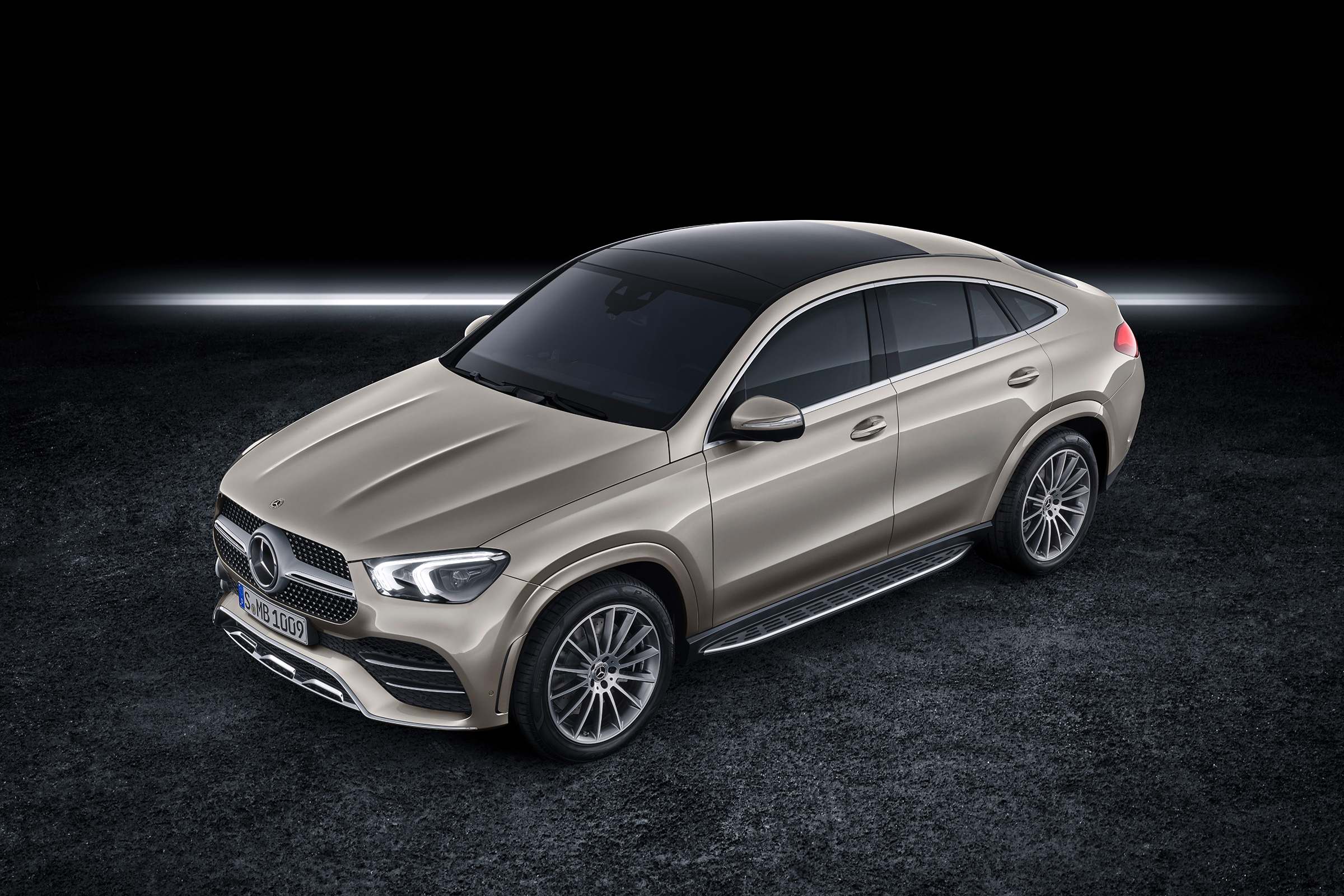 Mercedes GLE Coupe - front 3/4 aerial static