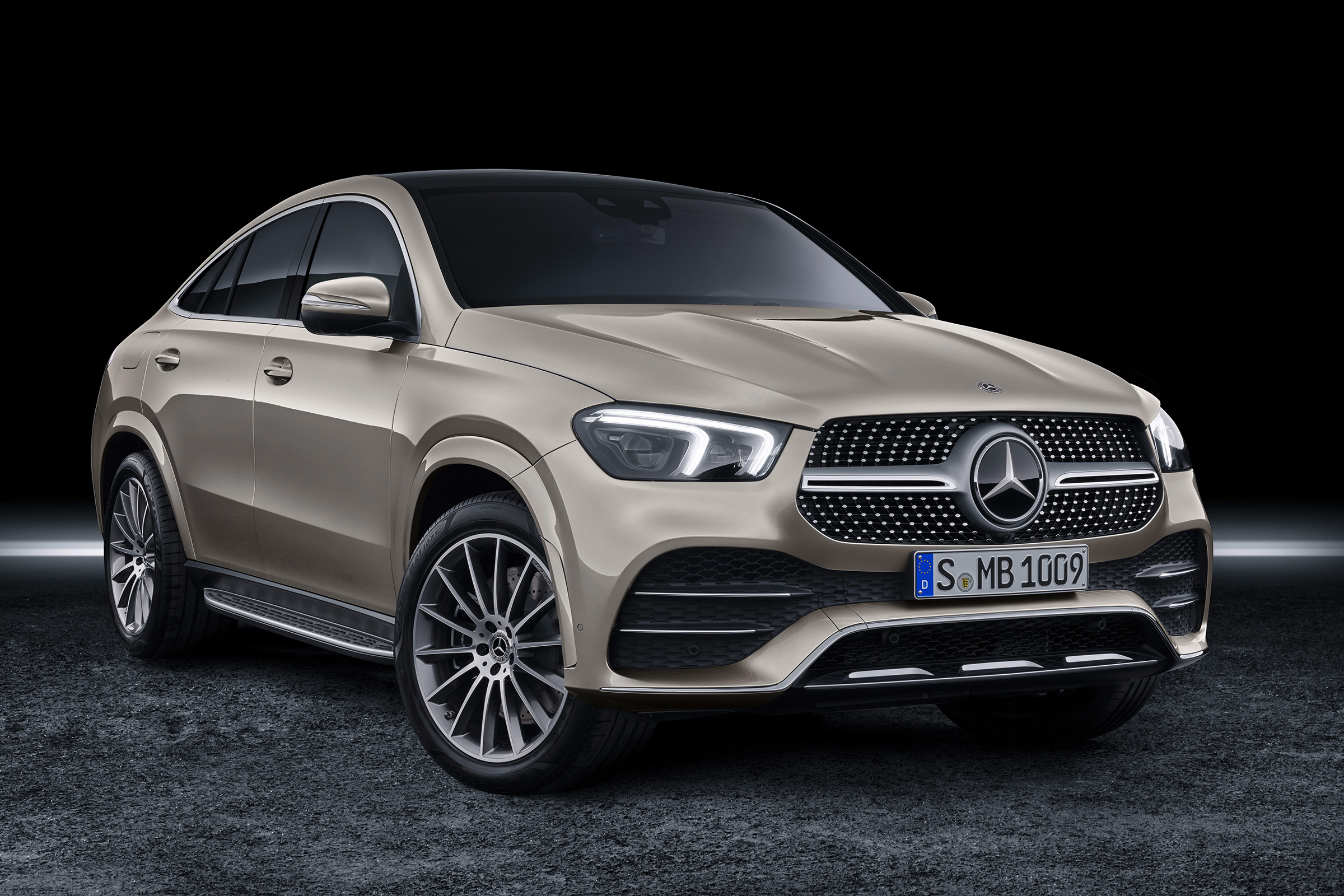 Mercedes GLE Coupe - front 3/4 static