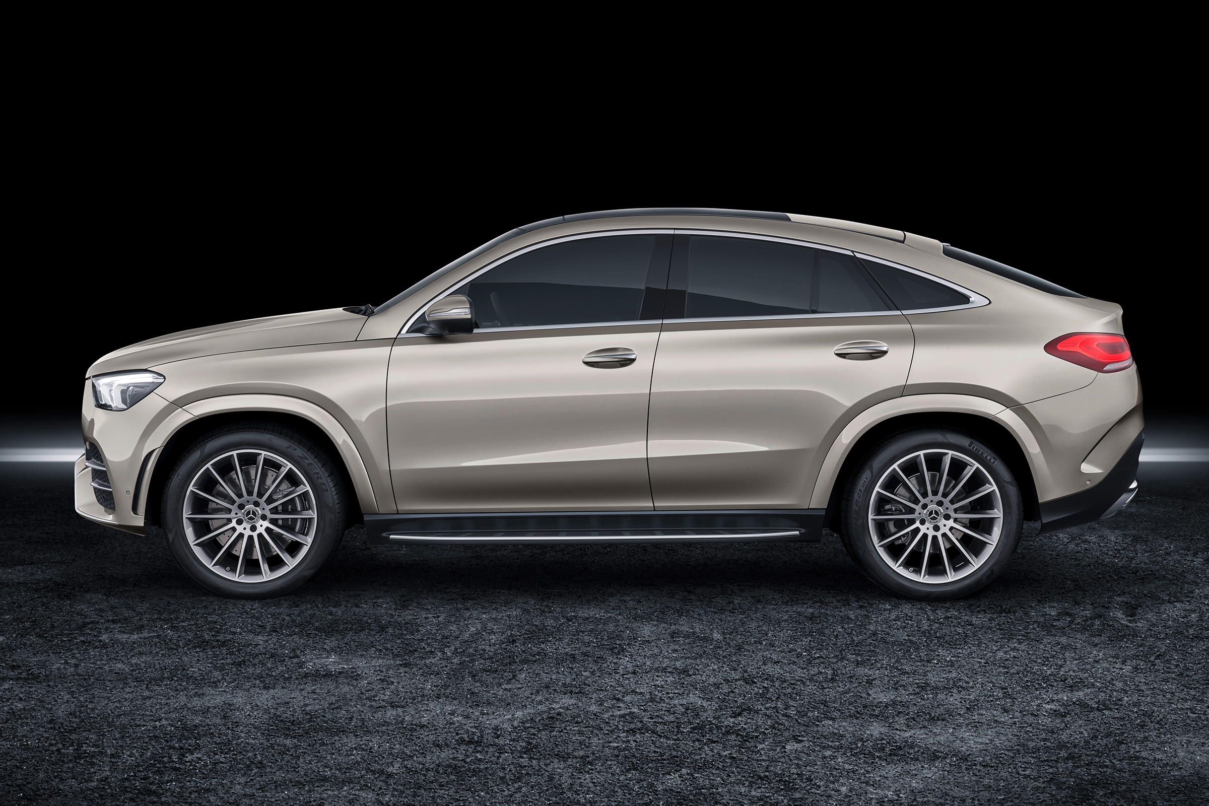 Mercedes GLE Coupe - side static