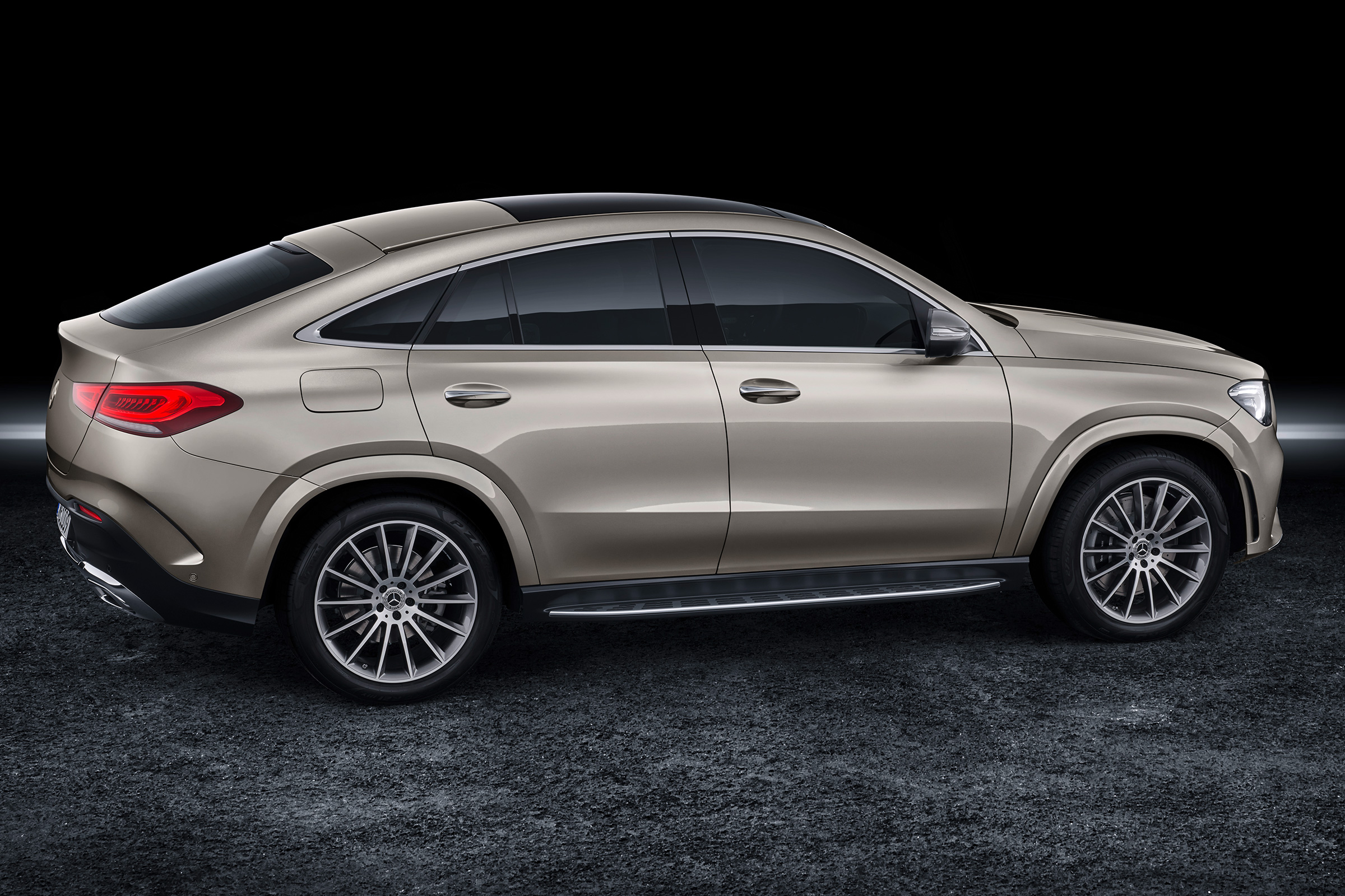 Mercedes GLE Coupe - side static