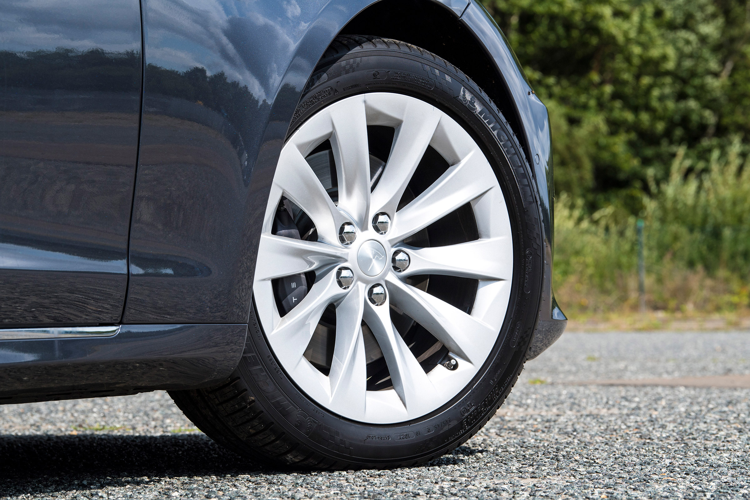 Tesla Model S Long Range - wheel
