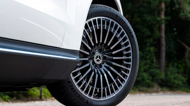 Mercedes EQC - wheel