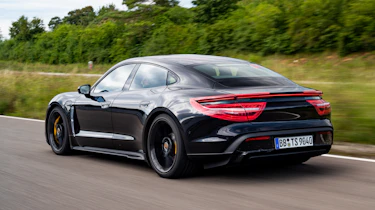 Porsche Taycan - front tracking