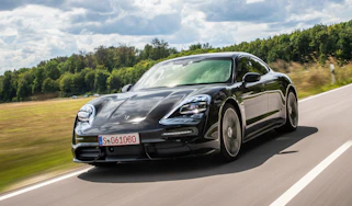 Porsche Taycan - front tracking