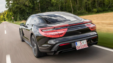 Porsche Taycan - rear tracking