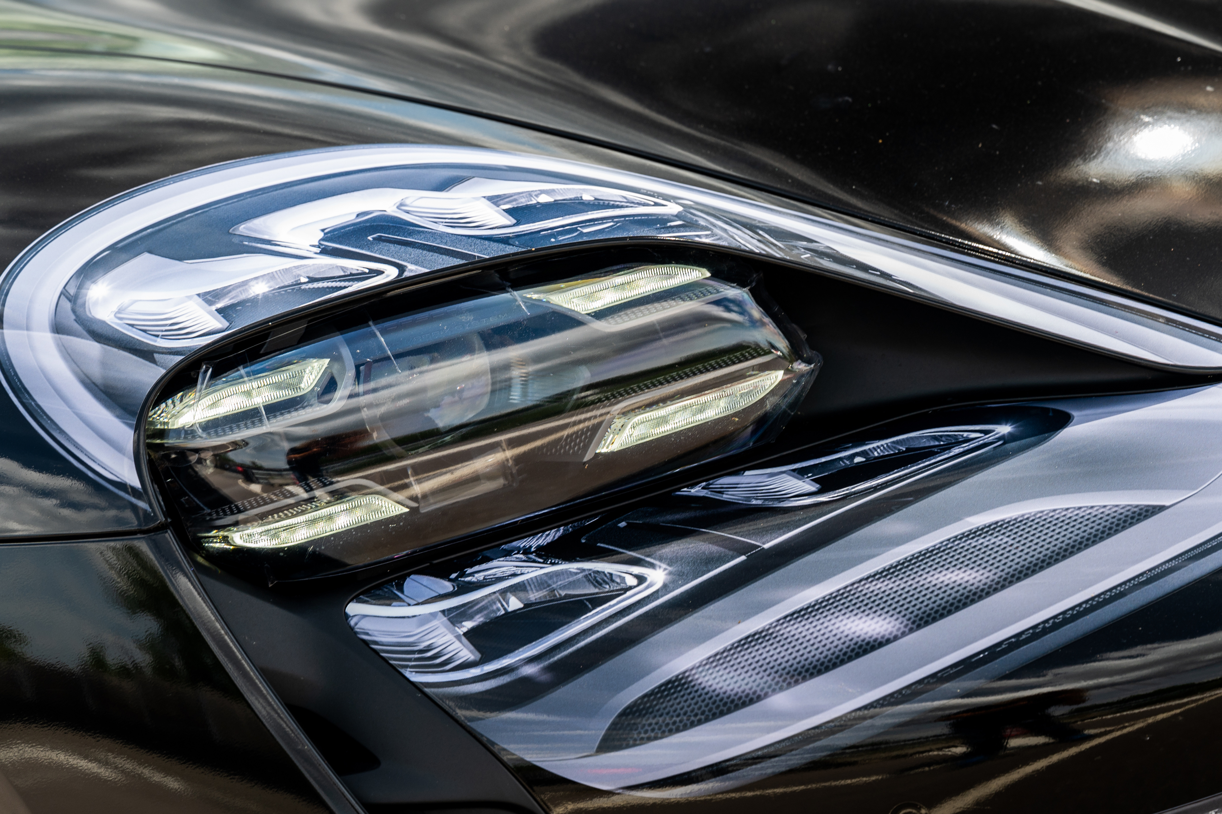 Porsche Taycan - headlight