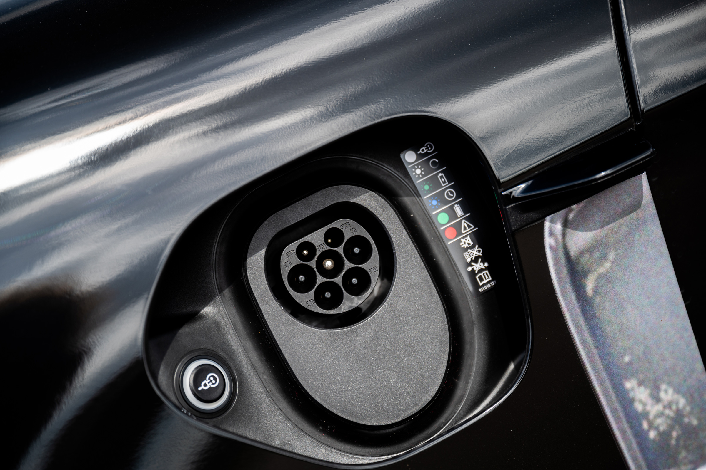 Porsche Taycan - charge port