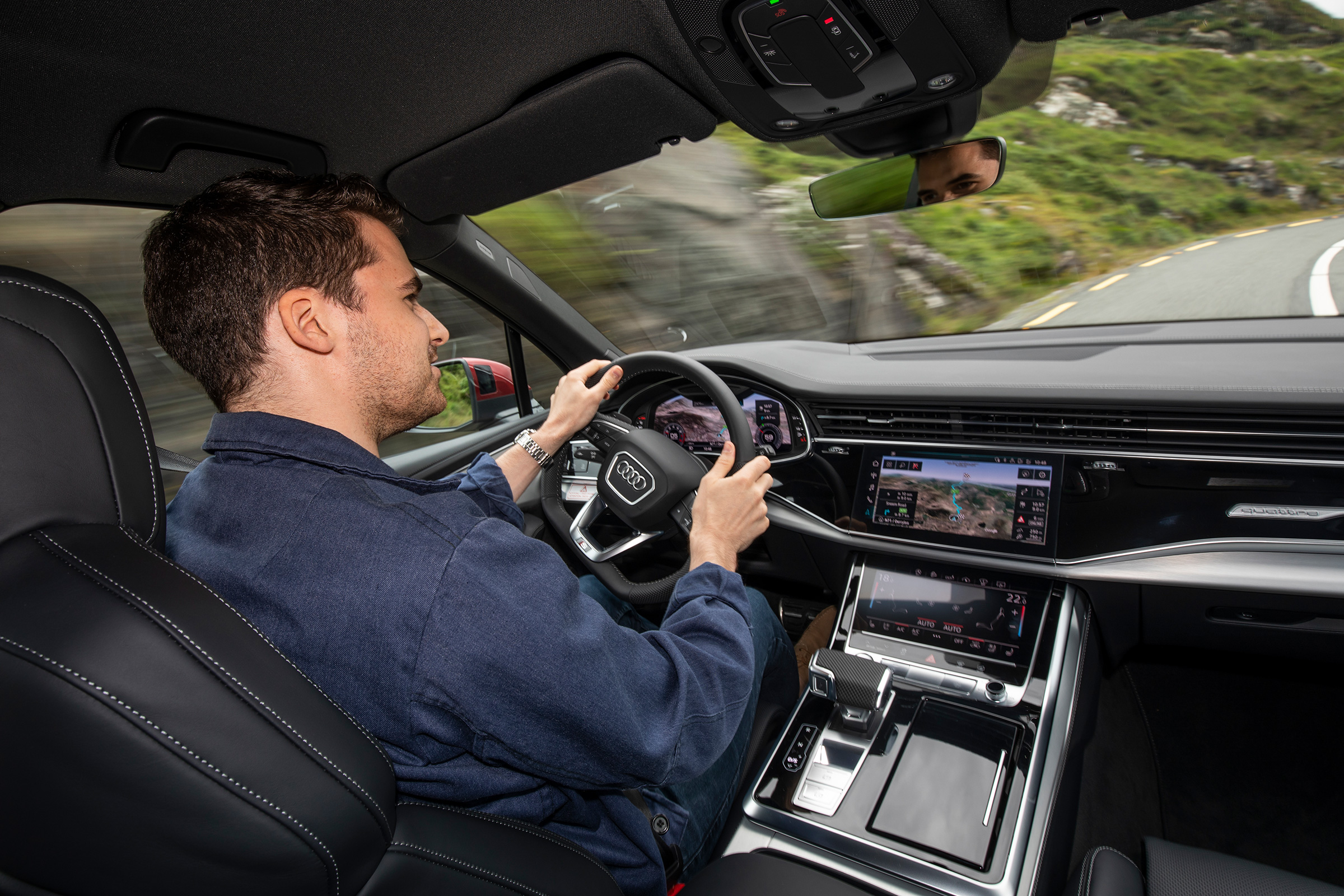 Audi Q7 55 TFSI - James Howe driving