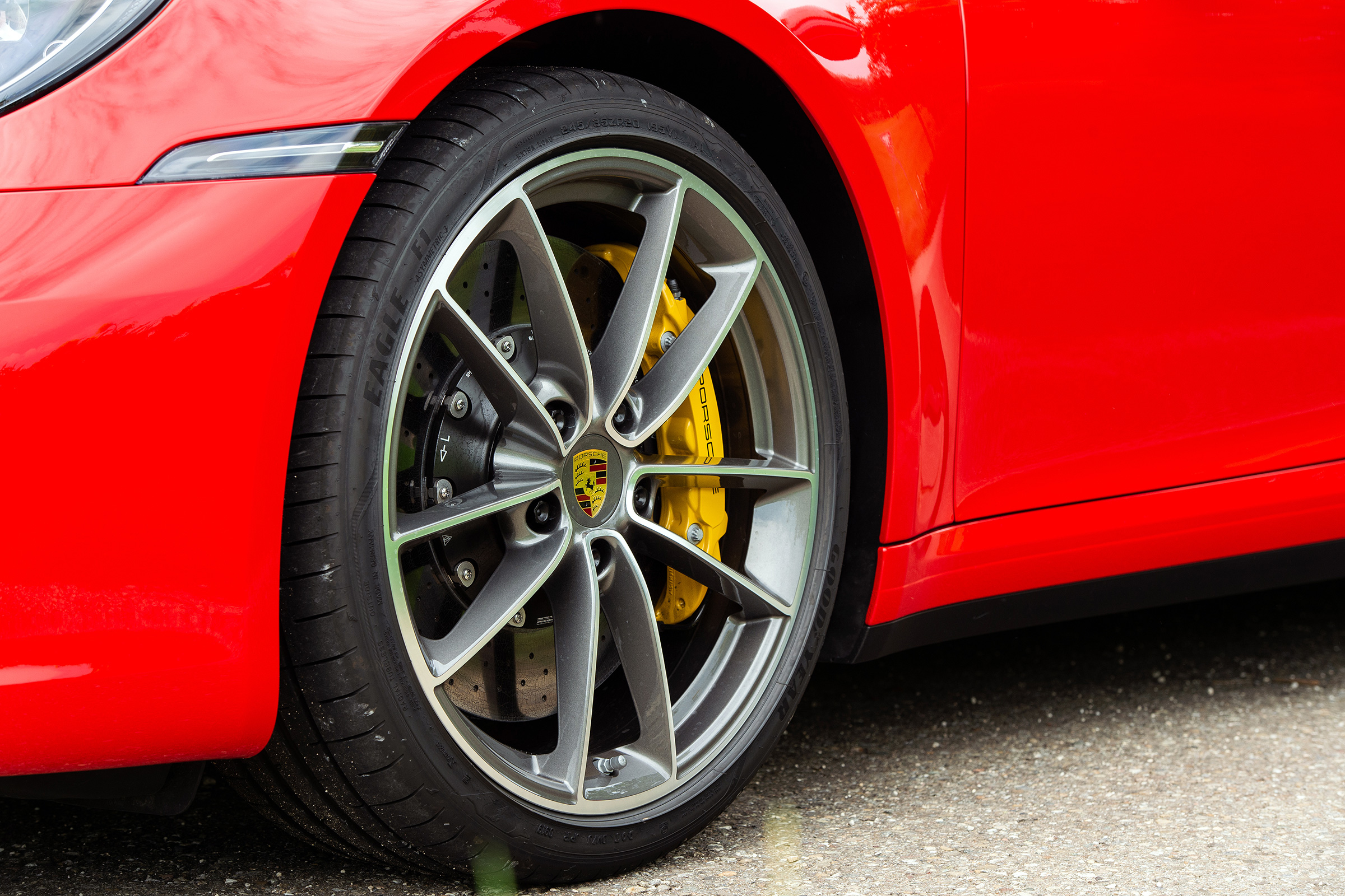 Porsche 911 Carrera - wheel