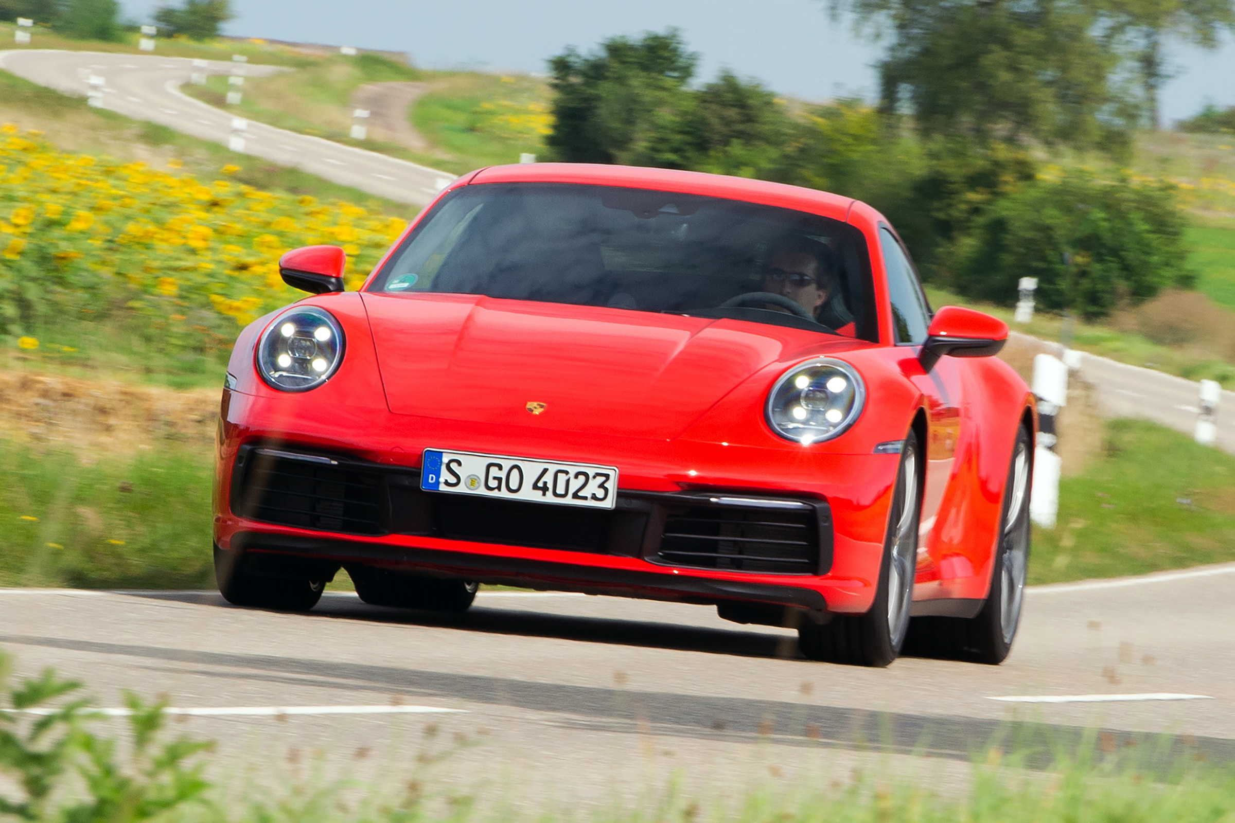 Porsche 911 Carrera - tracking 