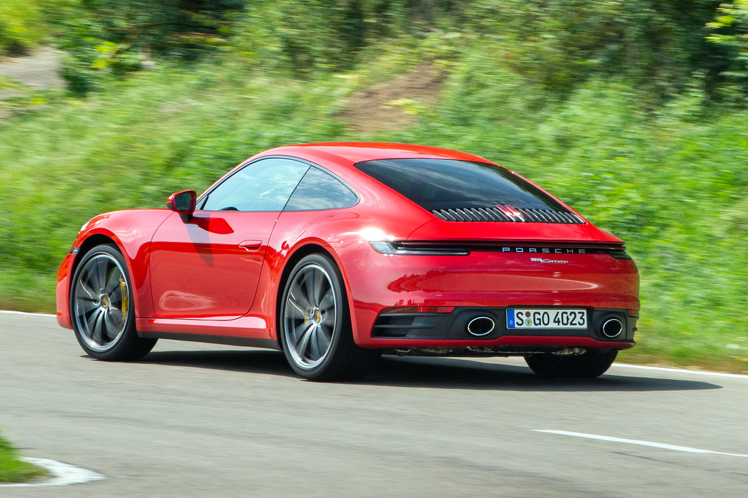 Porsche 911 Carrera - cornering rear