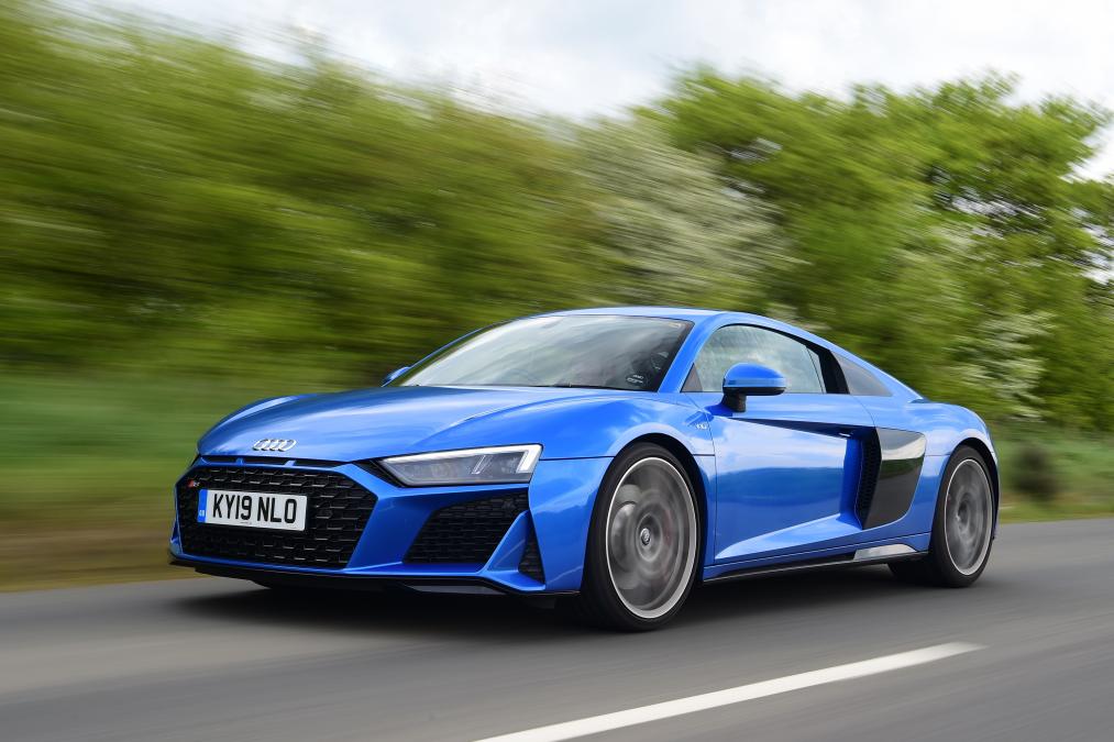 Audi R8 - front tracking 