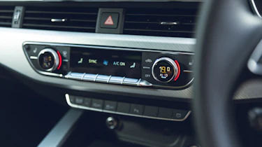 Audi A4 Saloon 35 TFSI S tronic Sport - cimate control