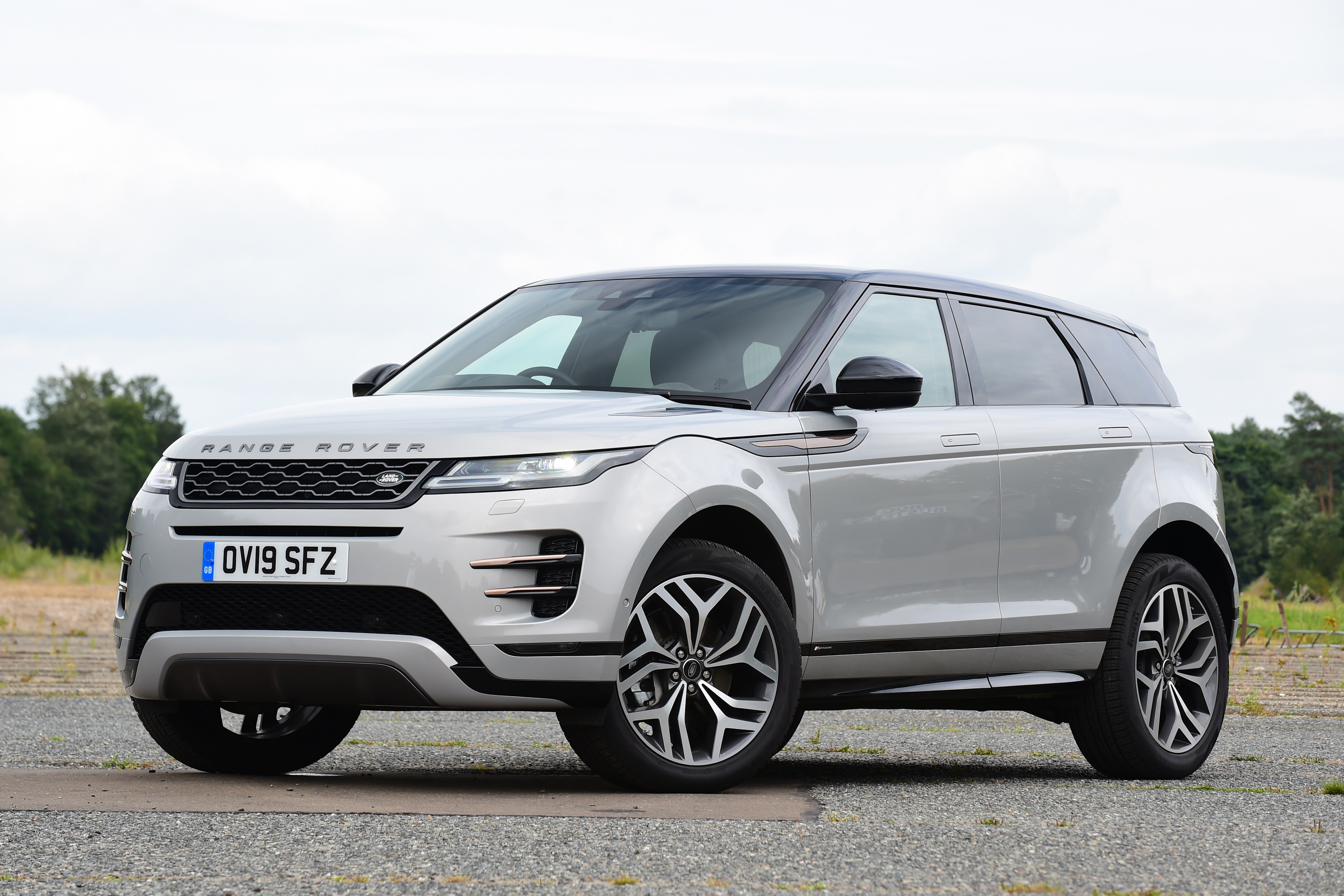 Range Rover Evoque - front static