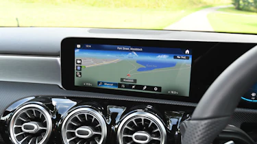 Mercedes A 250 Saloon - navigation