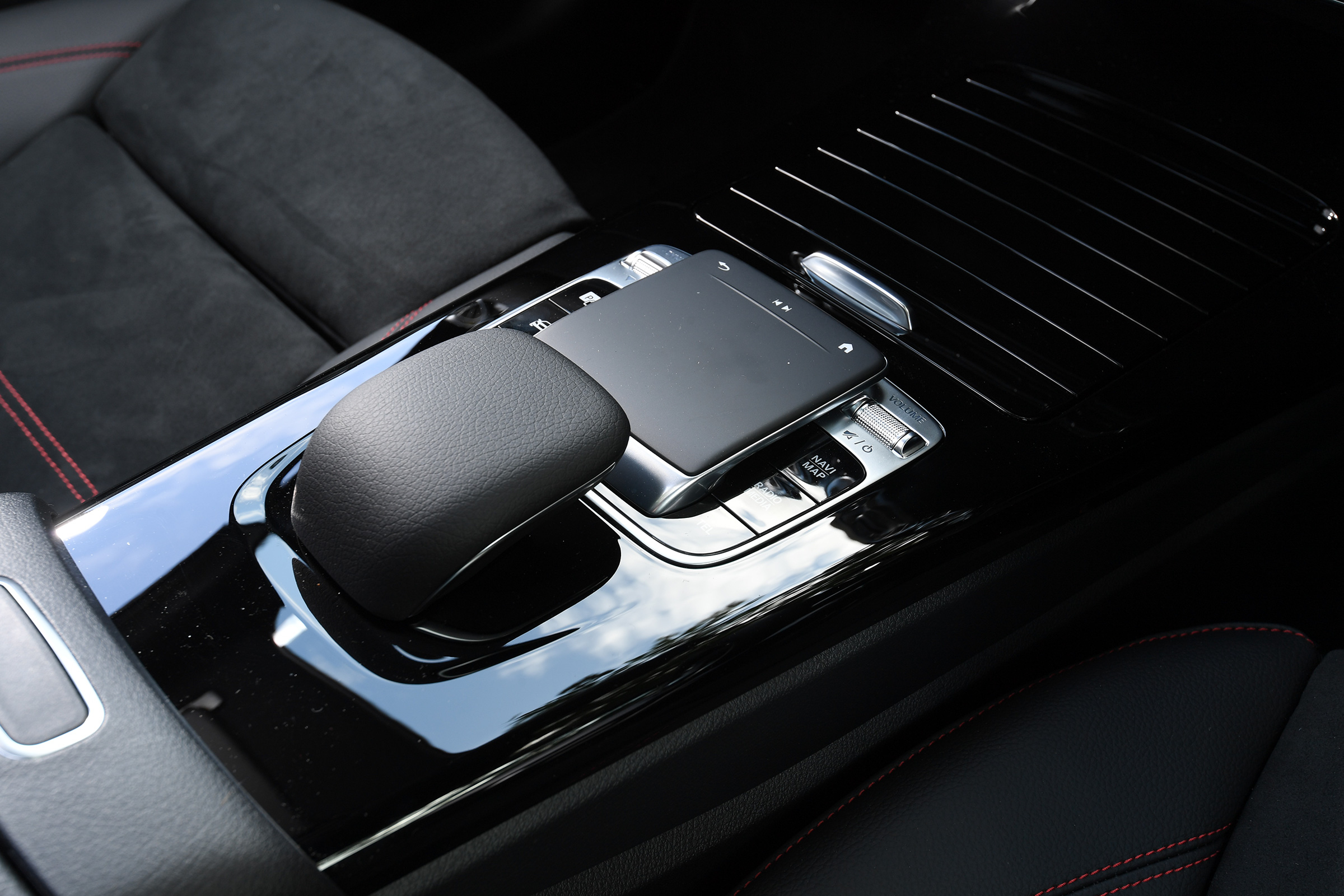Mercedes A 250 Saloon - gearstick