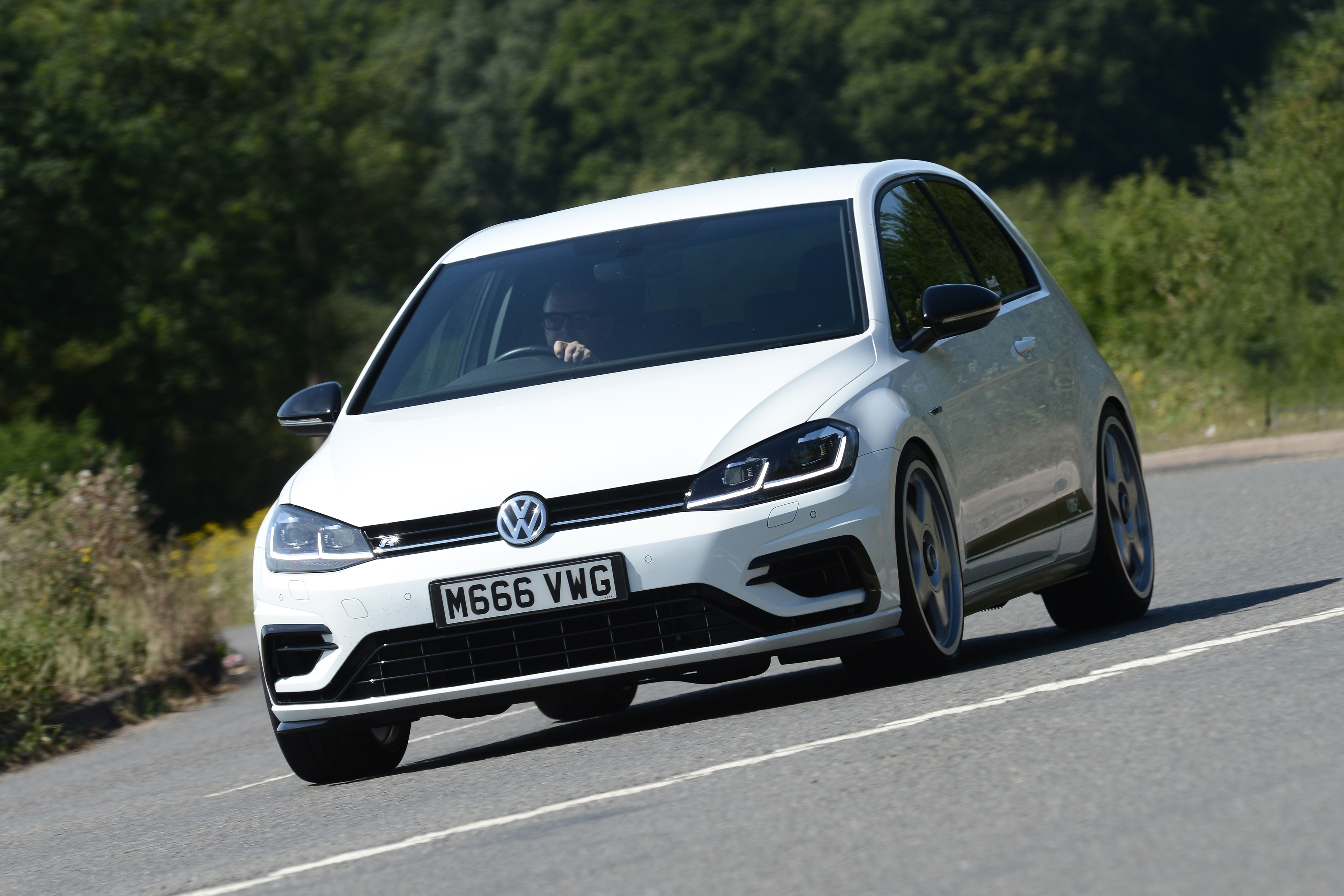 Mountune VW Golf R - front cornering