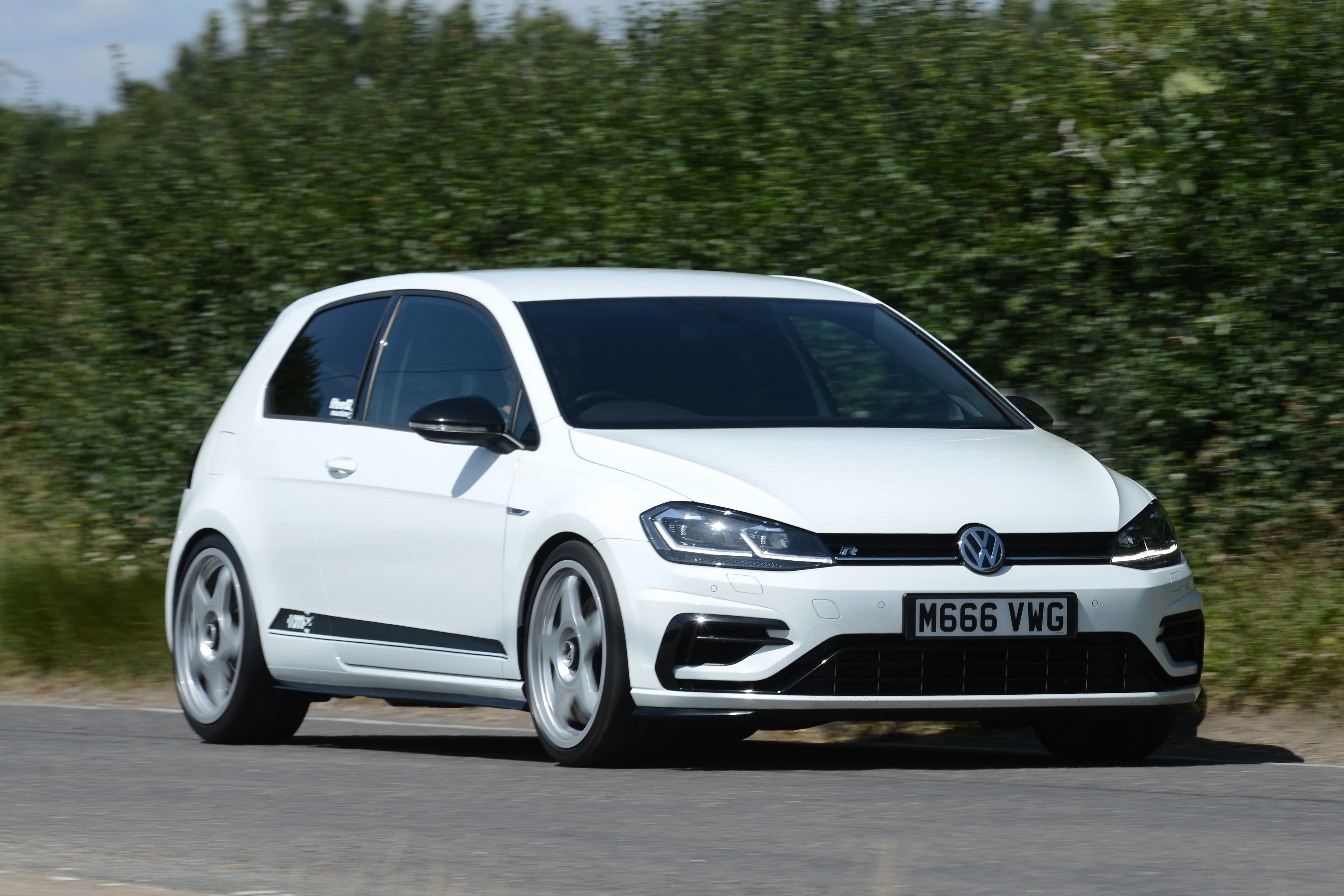 Mountune VW Golf R - front tracking