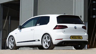 Mountune VW Golf R - rear static