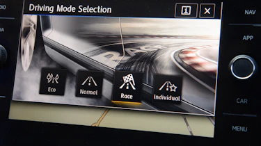 Mountune VW Golf R - screen