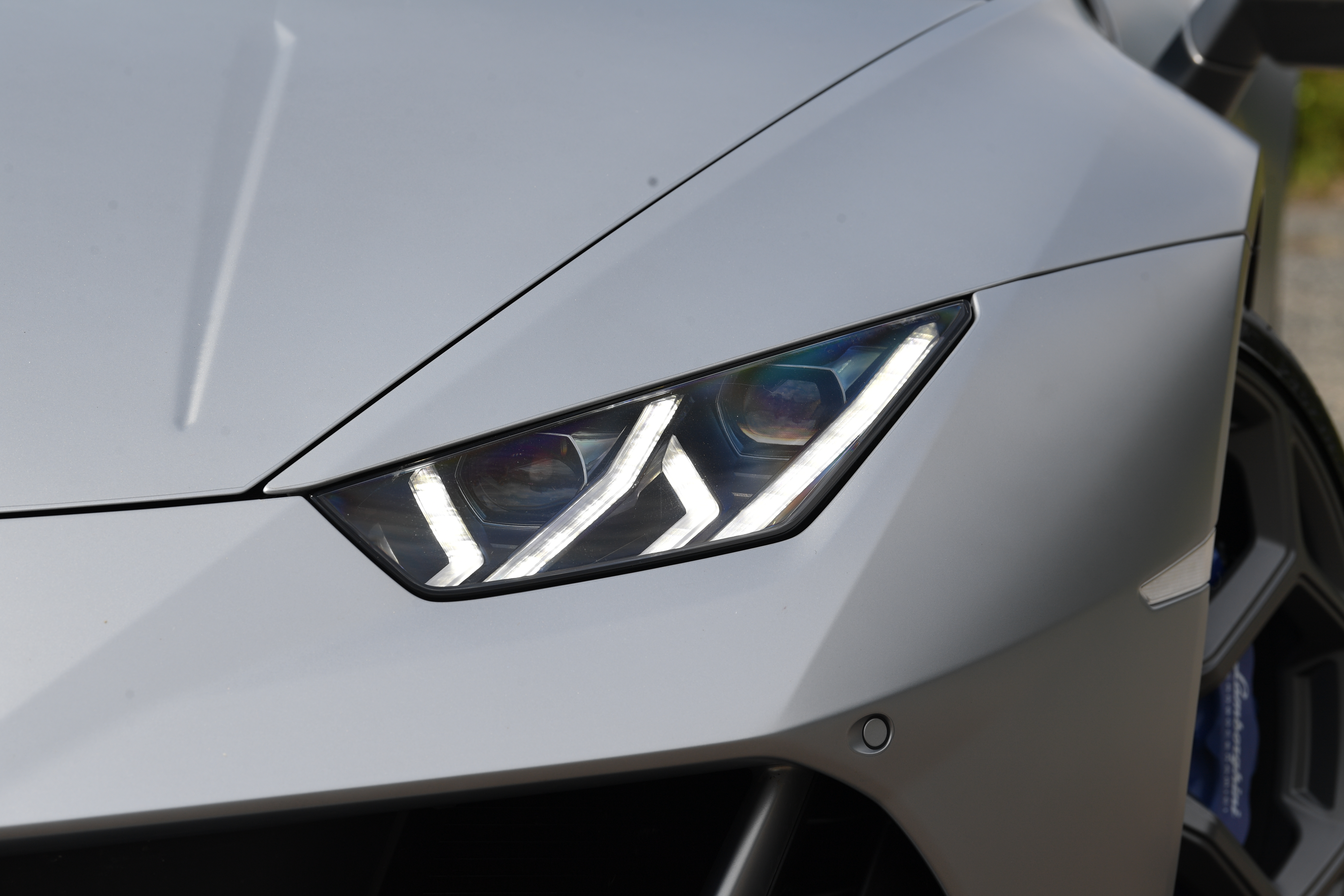 Lamborghini Huracan Evo - headlights