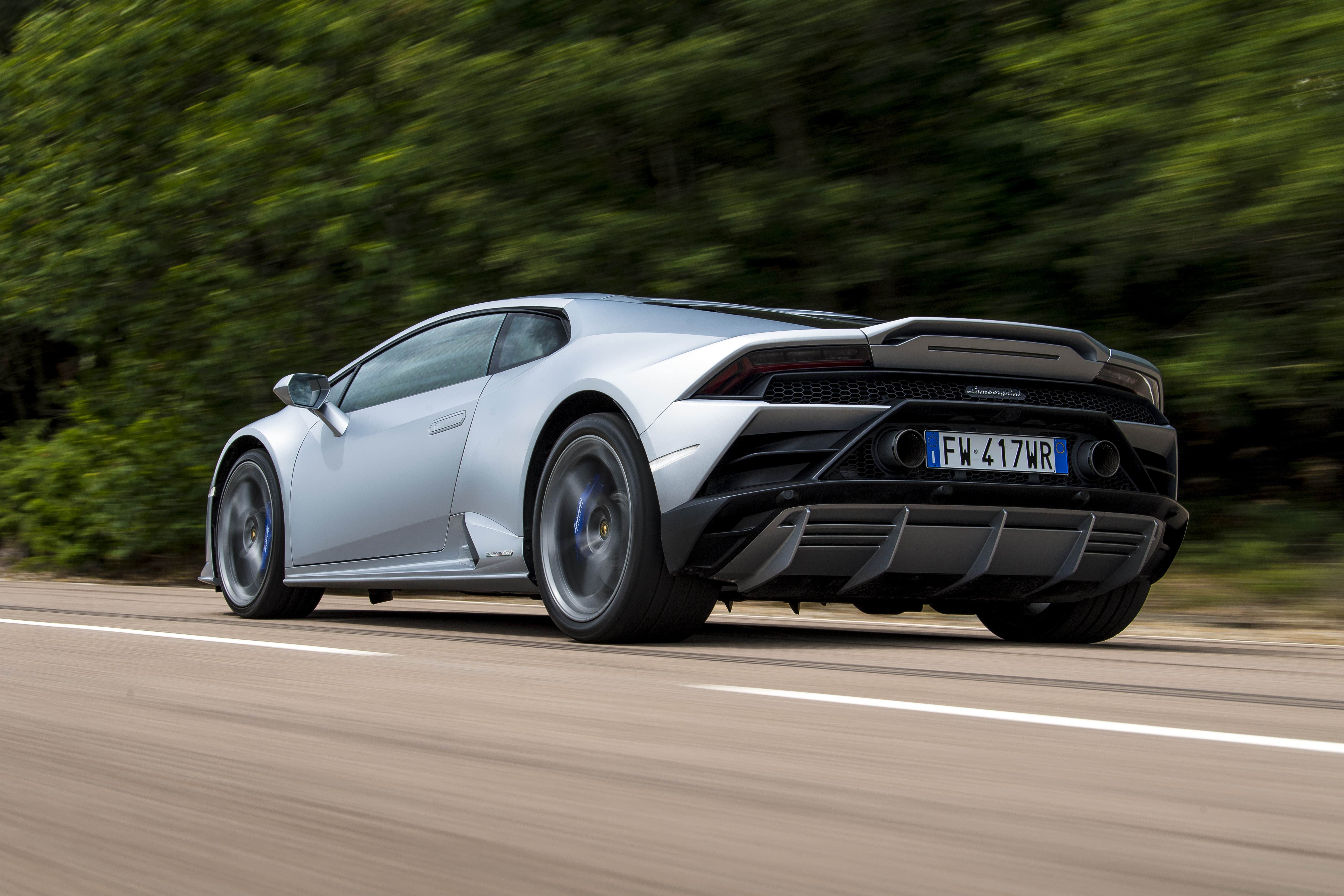 Lamborghini Huracan Evo - rear tracking