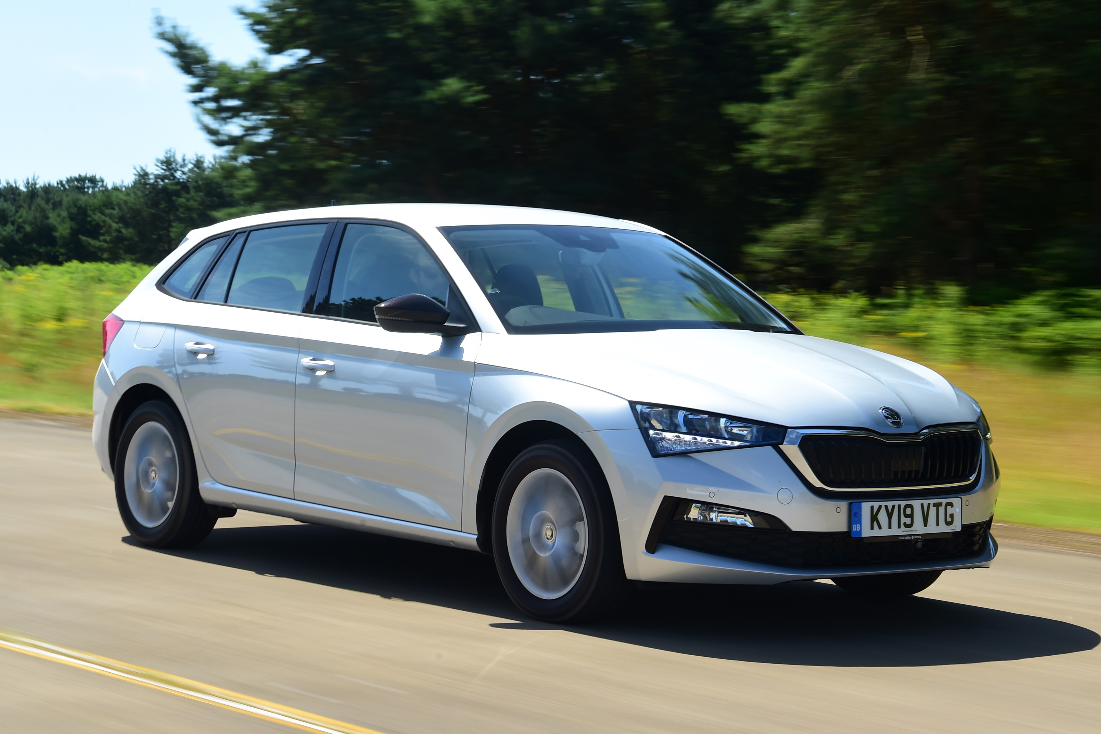 Skoda Scala - front tracking
