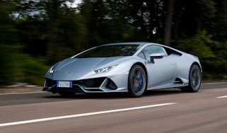 Lamborghini Huracan Evo - front tracking