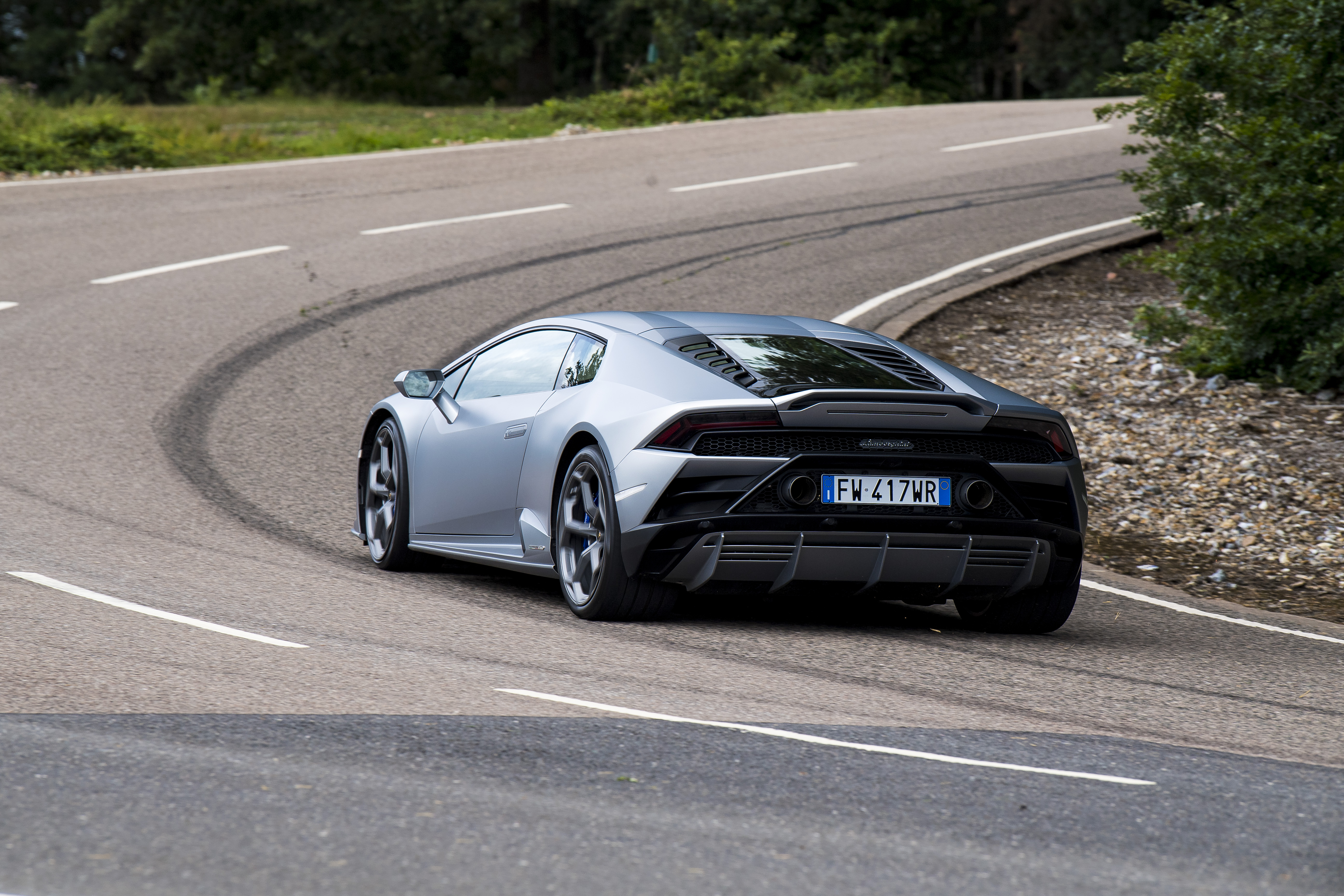 Lamborghini Huracan Evo - cornering
