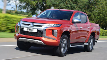 Mitsubishi L200 - front tracking
