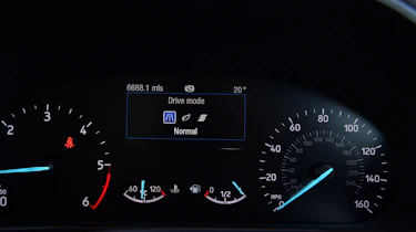 Ford Focus - dials