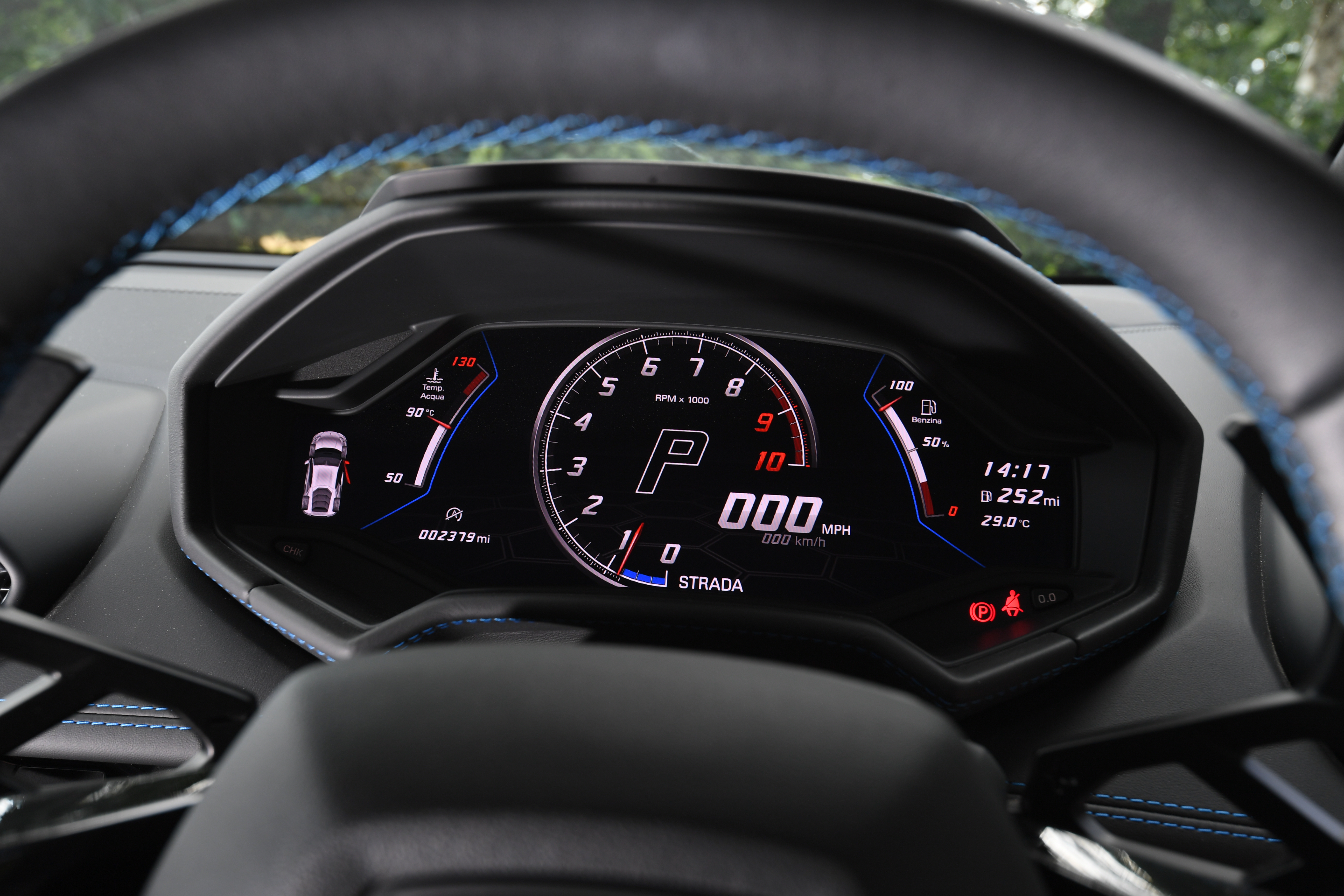 Lamborghini Huracan Evo - dials