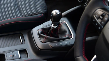Ford Focus - gear