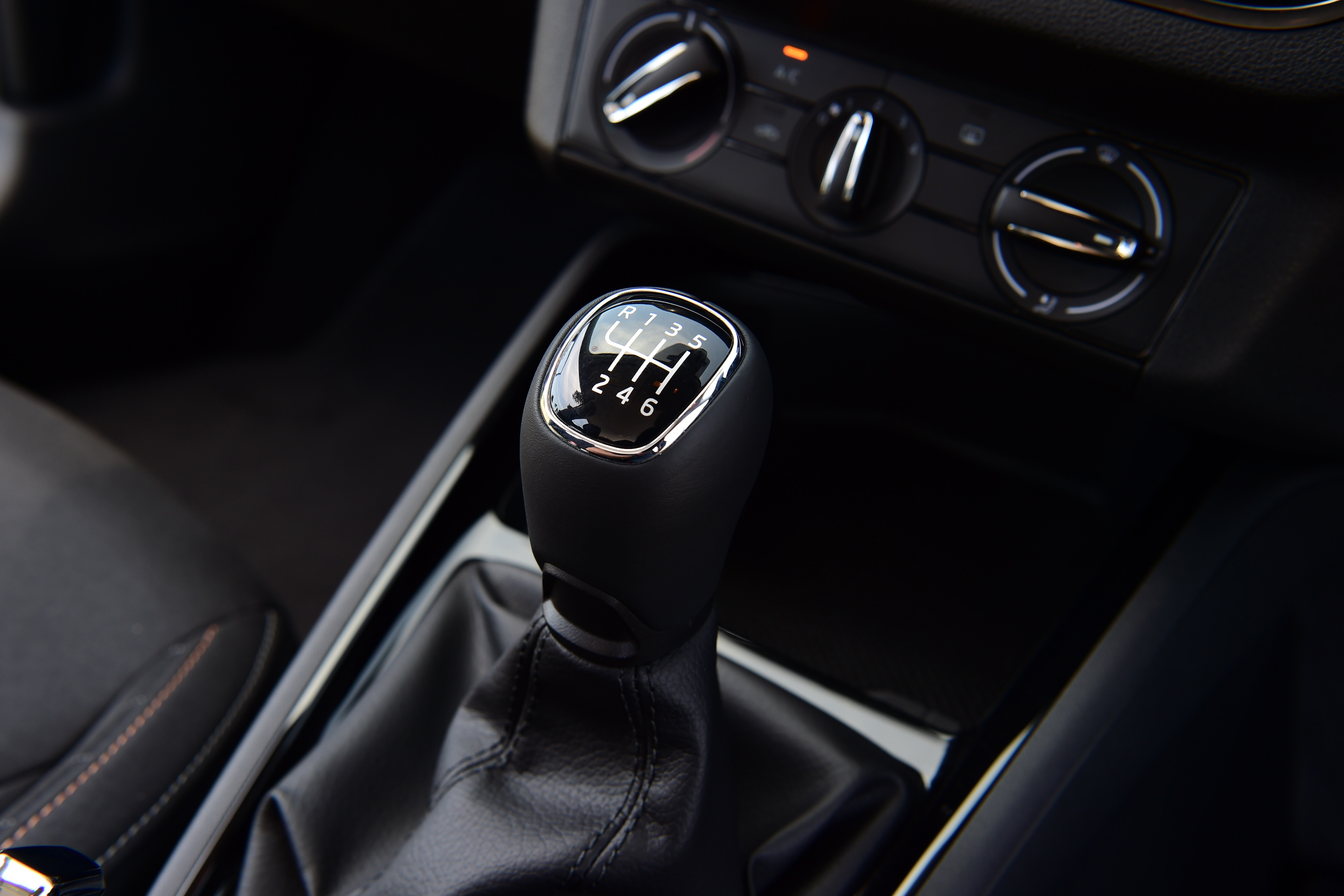 Skoda Scala - gear lever