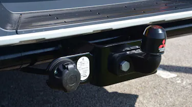 Mitsubishi L200 - tow