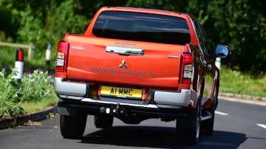 Mitsubishi L200 - rear cornering