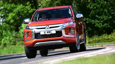 Mitsubishi L200 - front cornering