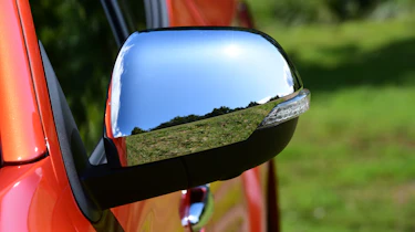Mitsubishi L200 - mirror