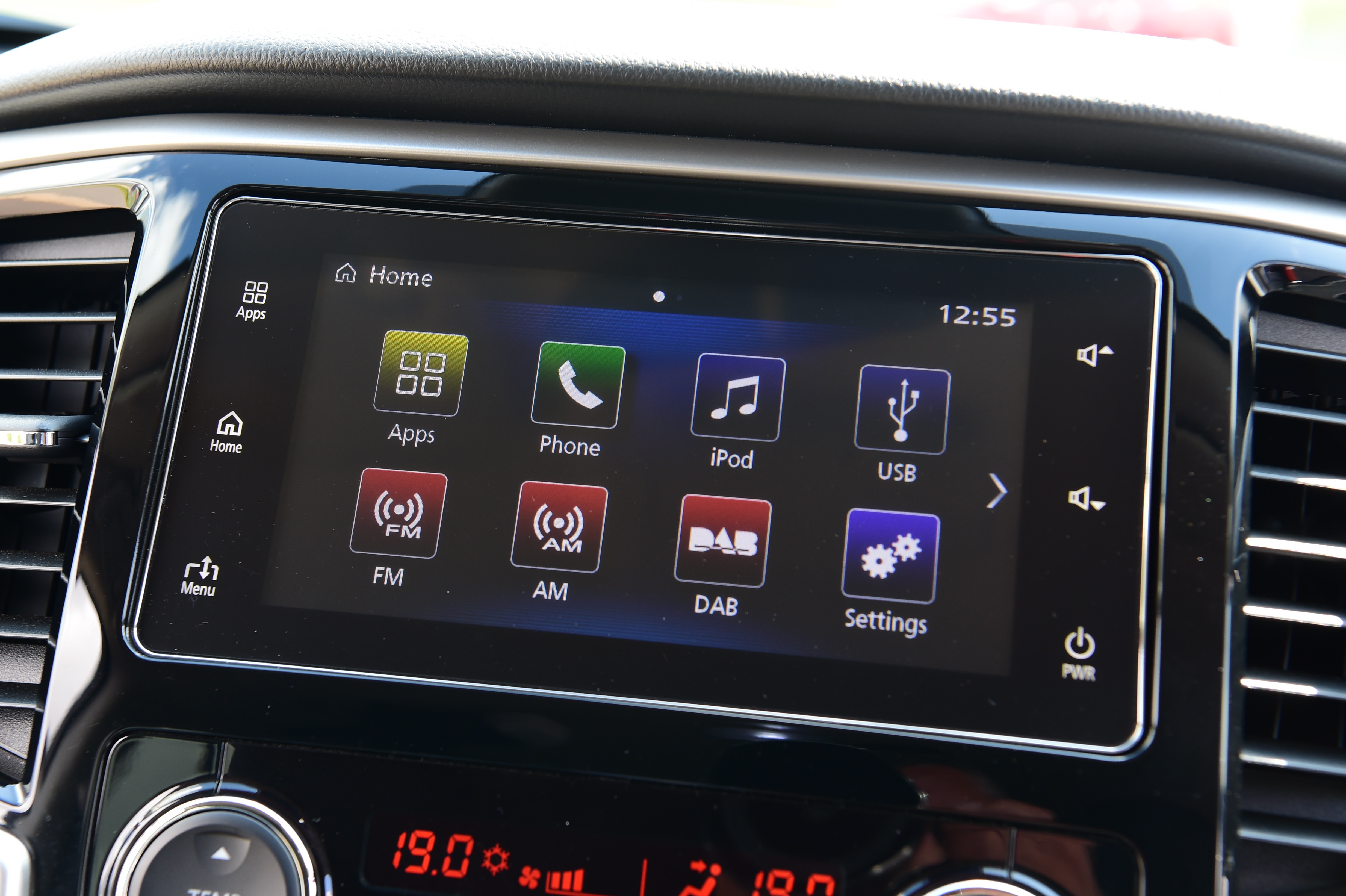 Mitsubishi L200 - screen