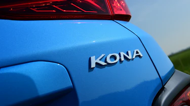 Hyundai Kona Hybrid - badge