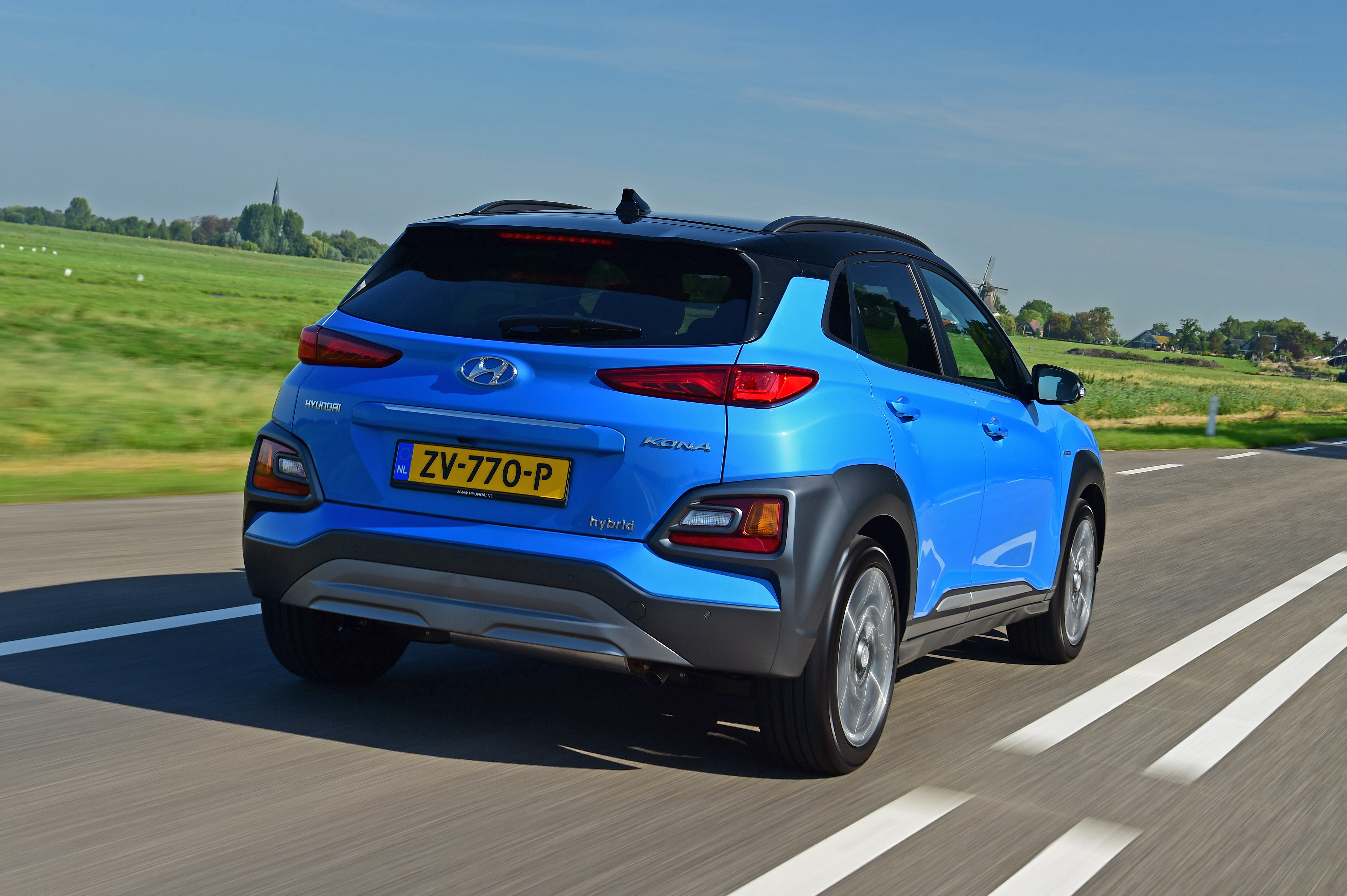 Hyundai Kona Hybrid - rear tracking